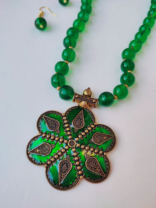 Godden Green Traditional Necklace set