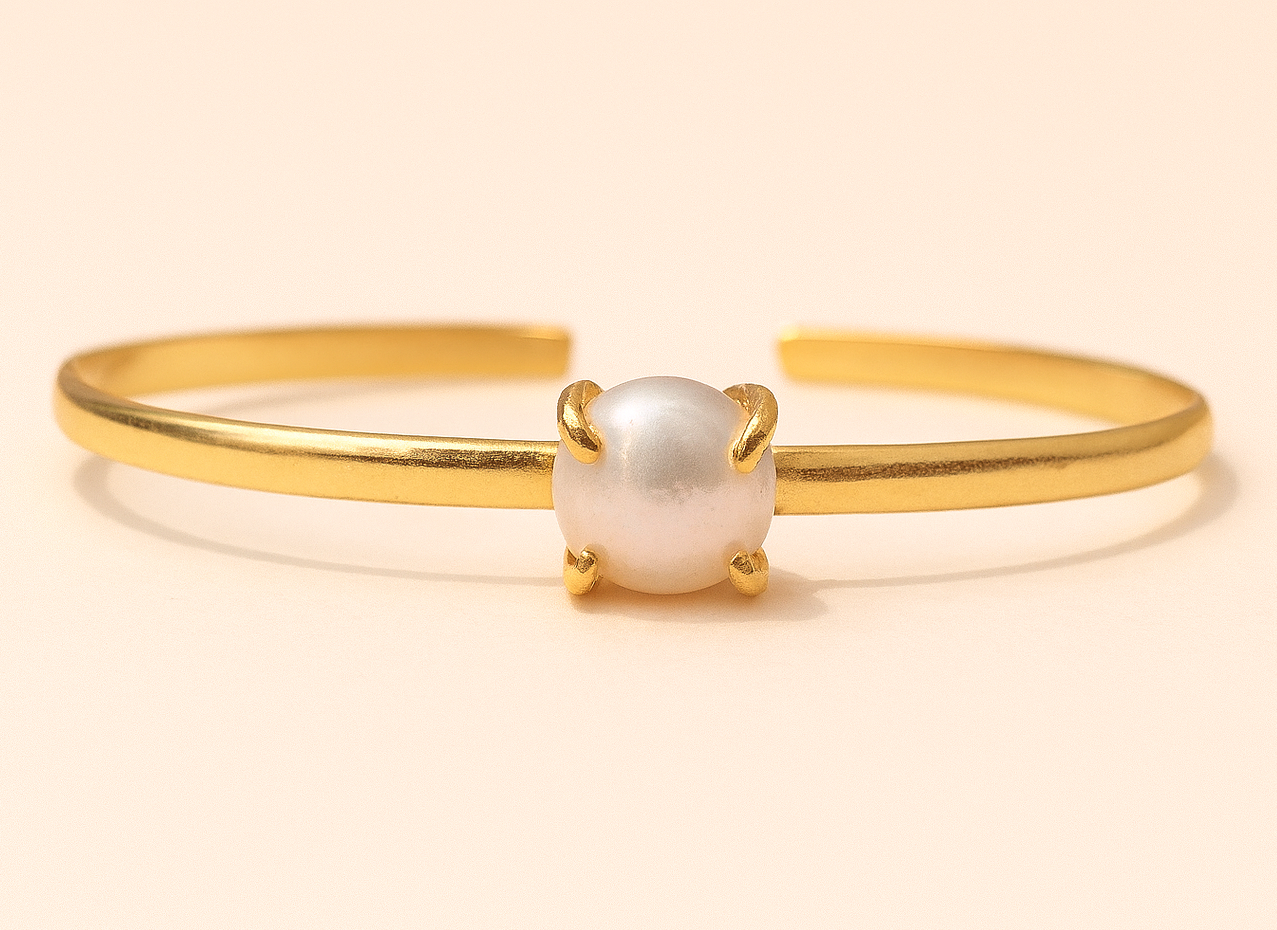 Pearl claw bracelet