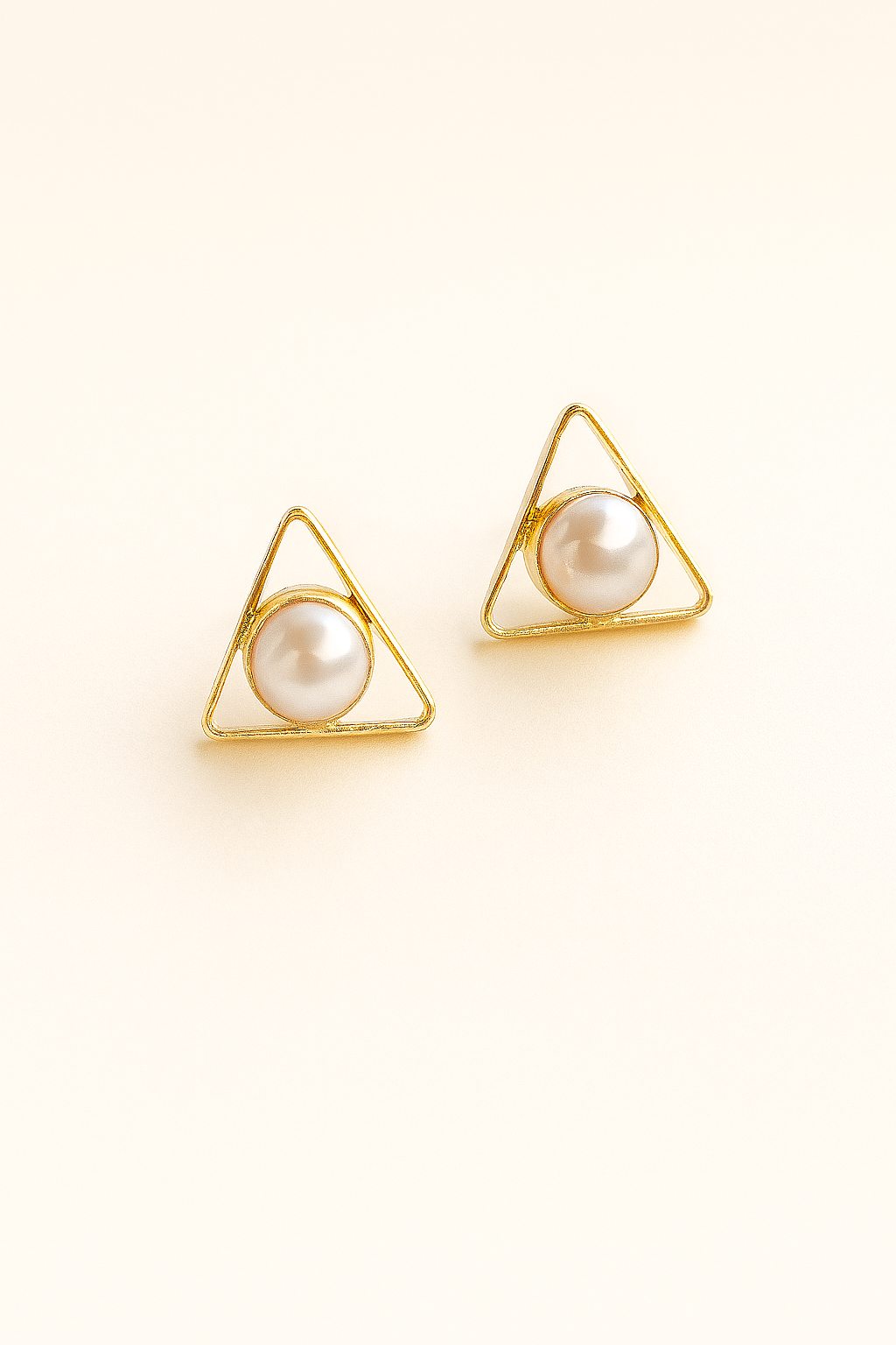 Pearl trio earring studs