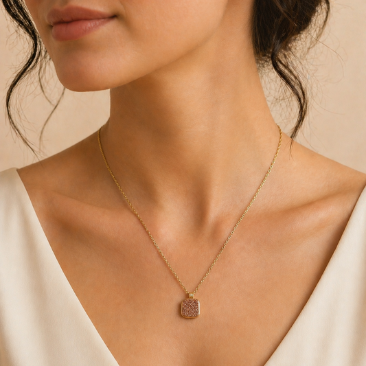 Minimal Square Pendant Chain