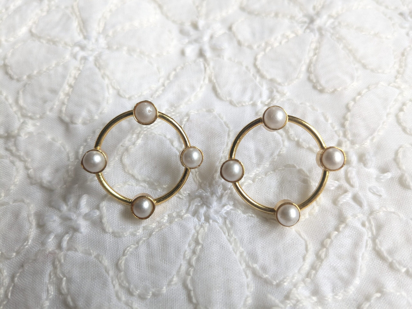 4 pearl small ring stud