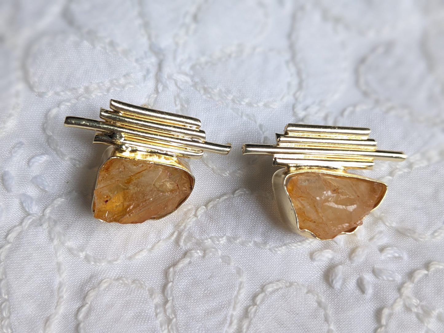 M stick Rough stone studs