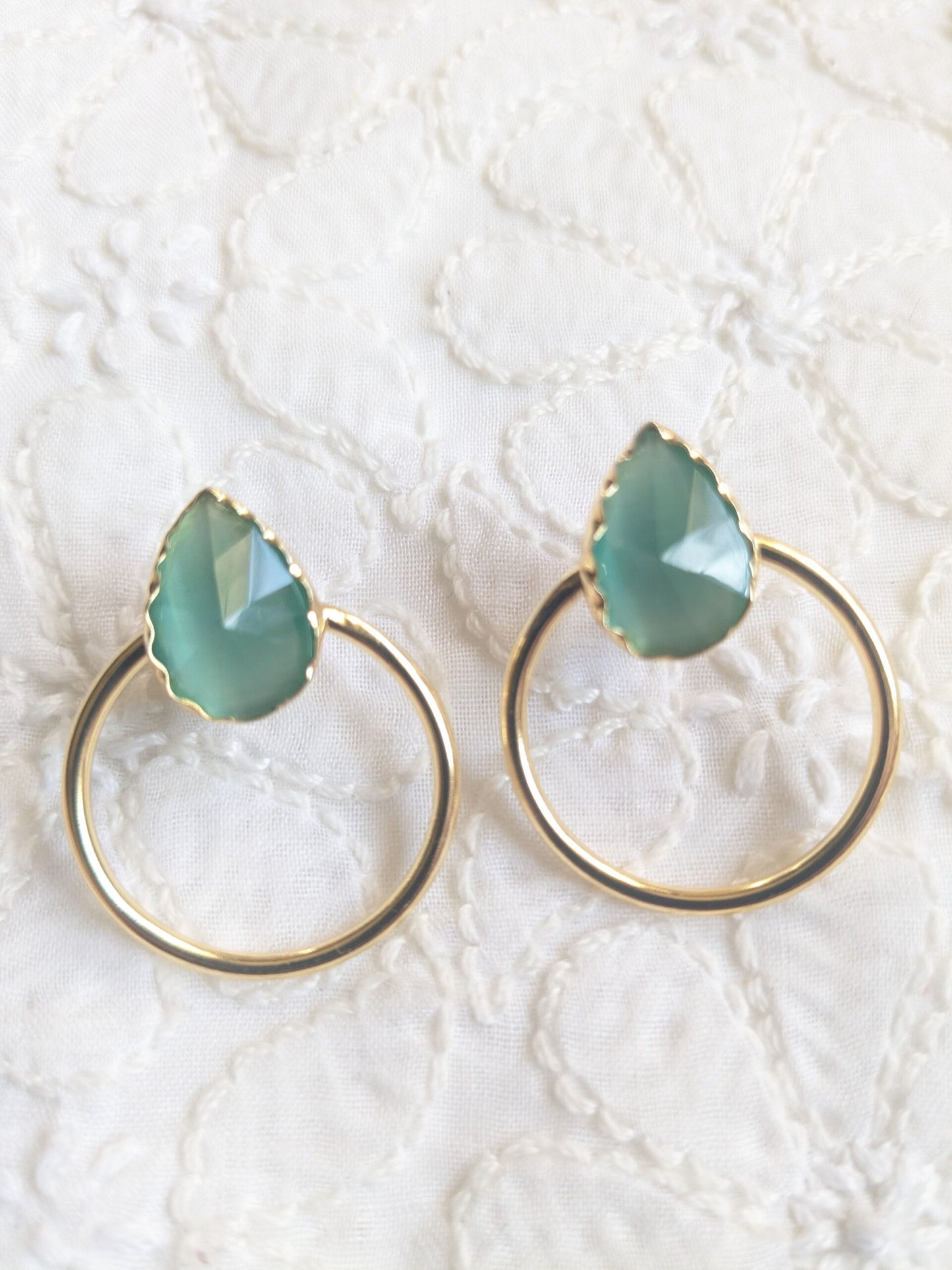 Water drop stone stud with ring frame