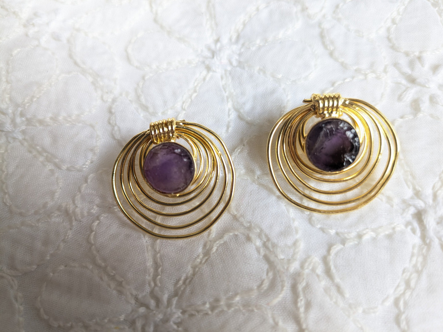 Round Wired Stud Earrings – Elegant Simplicity