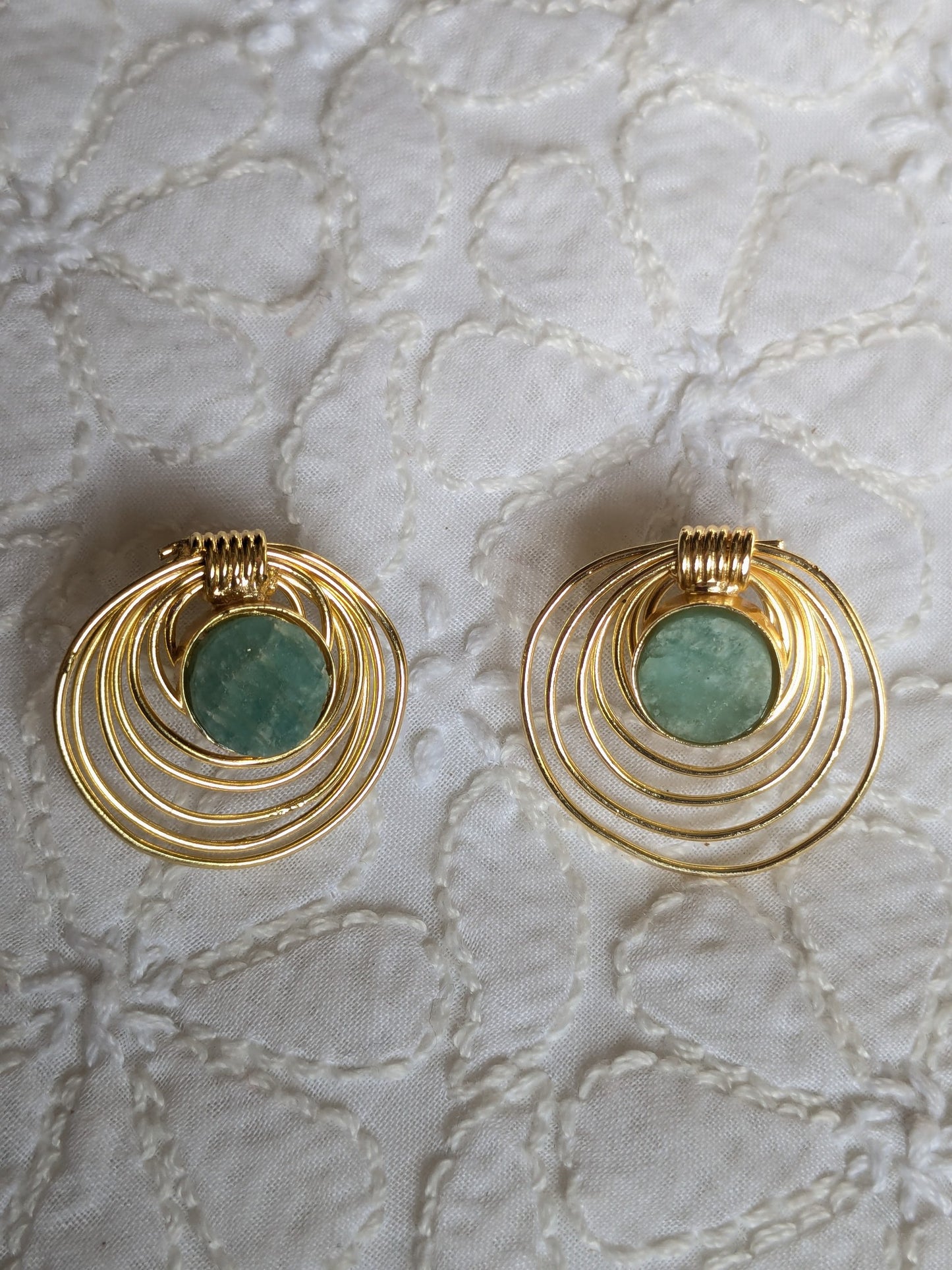 Round Wired Stud Earrings – Elegant Simplicity