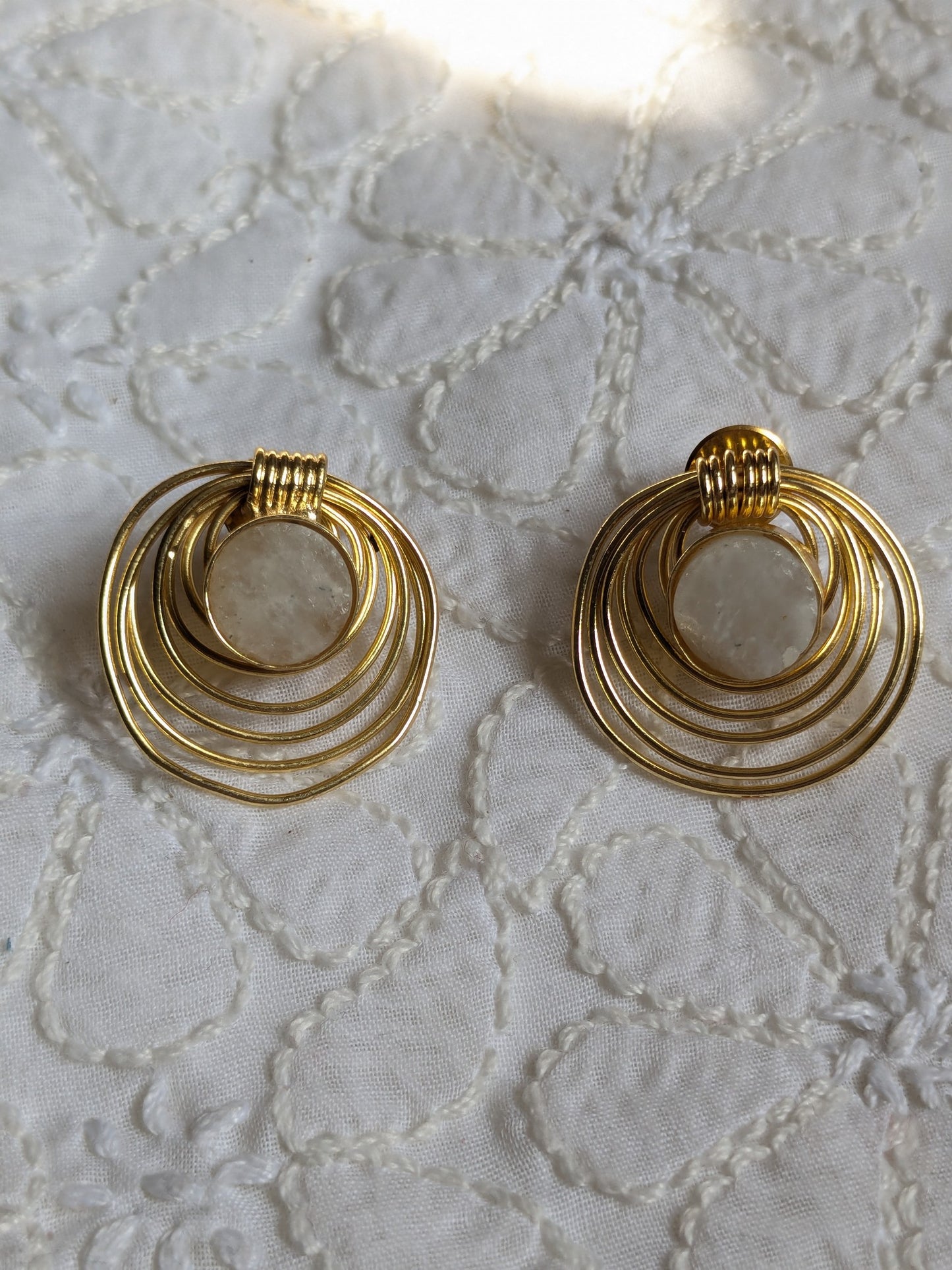 Round Wired Stud Earrings – Elegant Simplicity