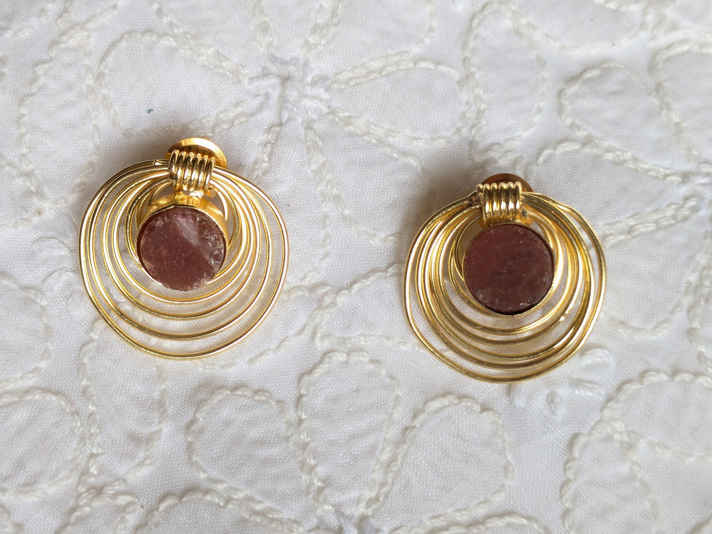Round Wired Stud Earrings – Elegant Simplicity