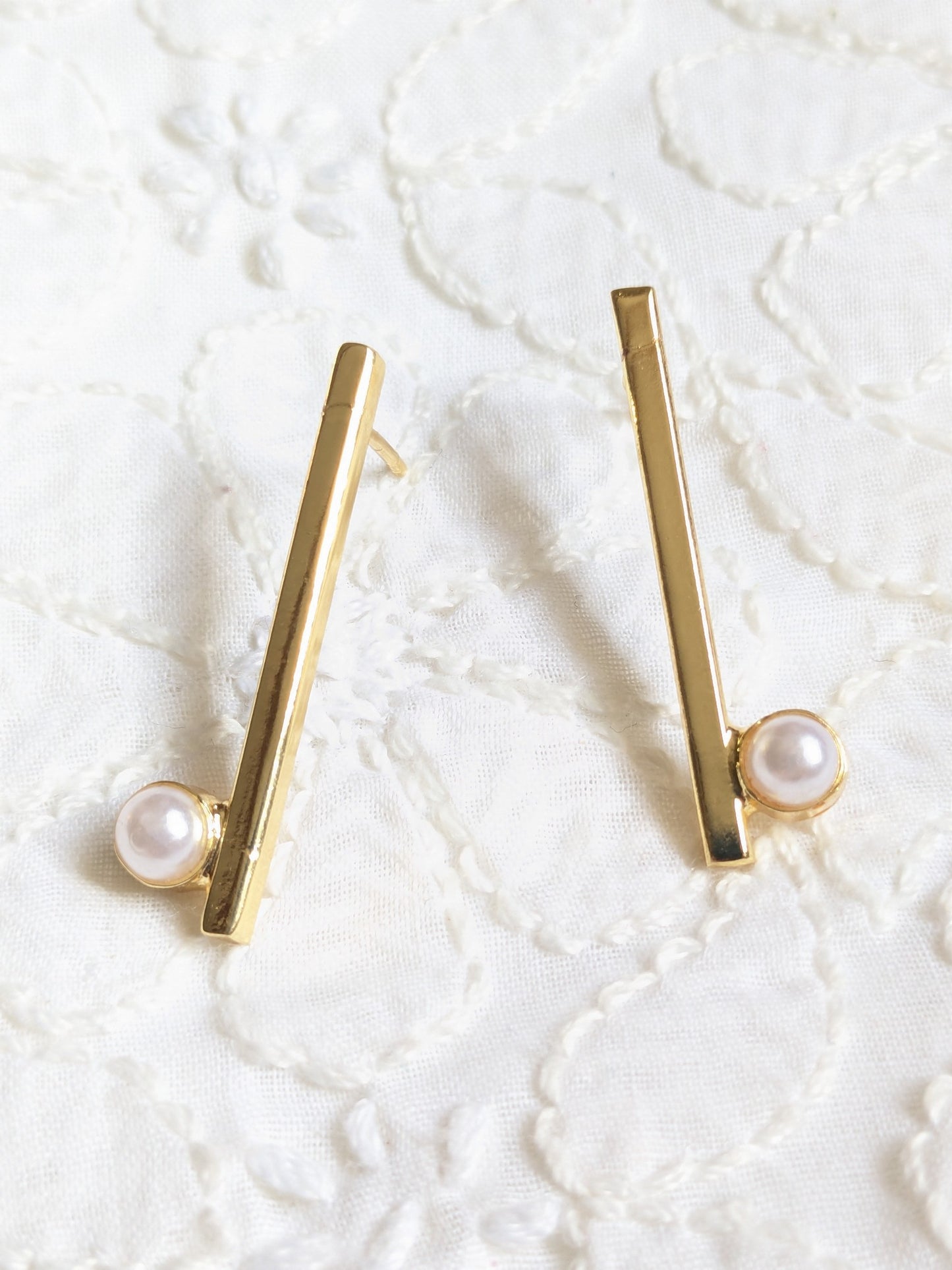 Pearl long studs