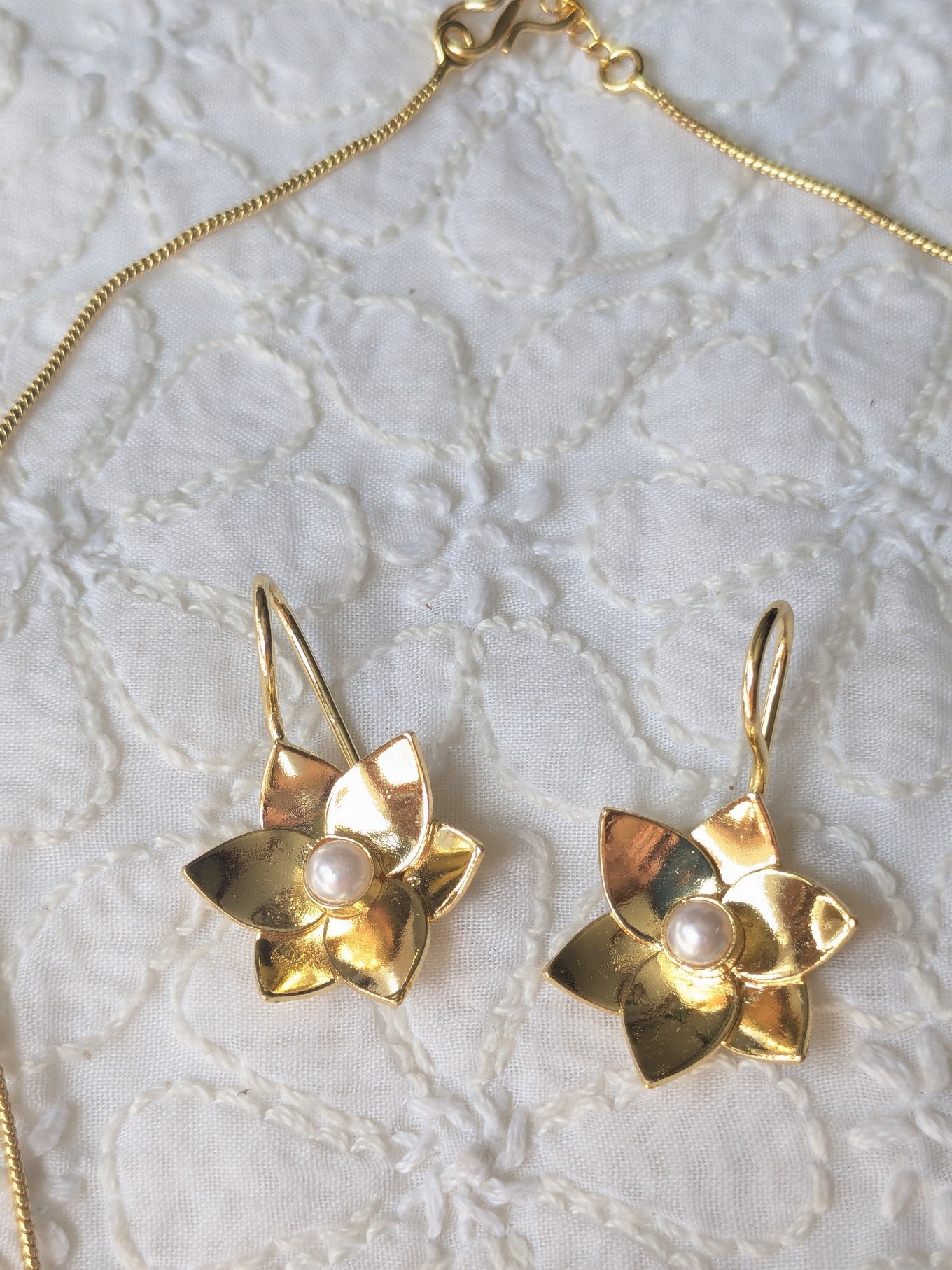 Petal Flower Pendant Set