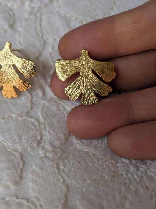 Coriander Leafy Studs