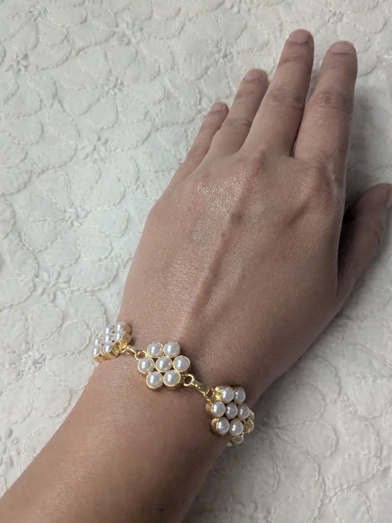 Pearl Flowy Bracelet