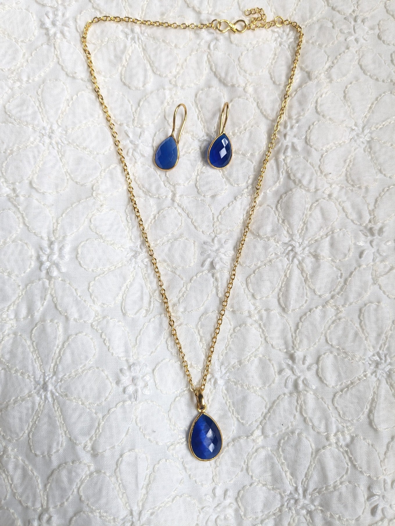 Dewdrop Gemstone chain set