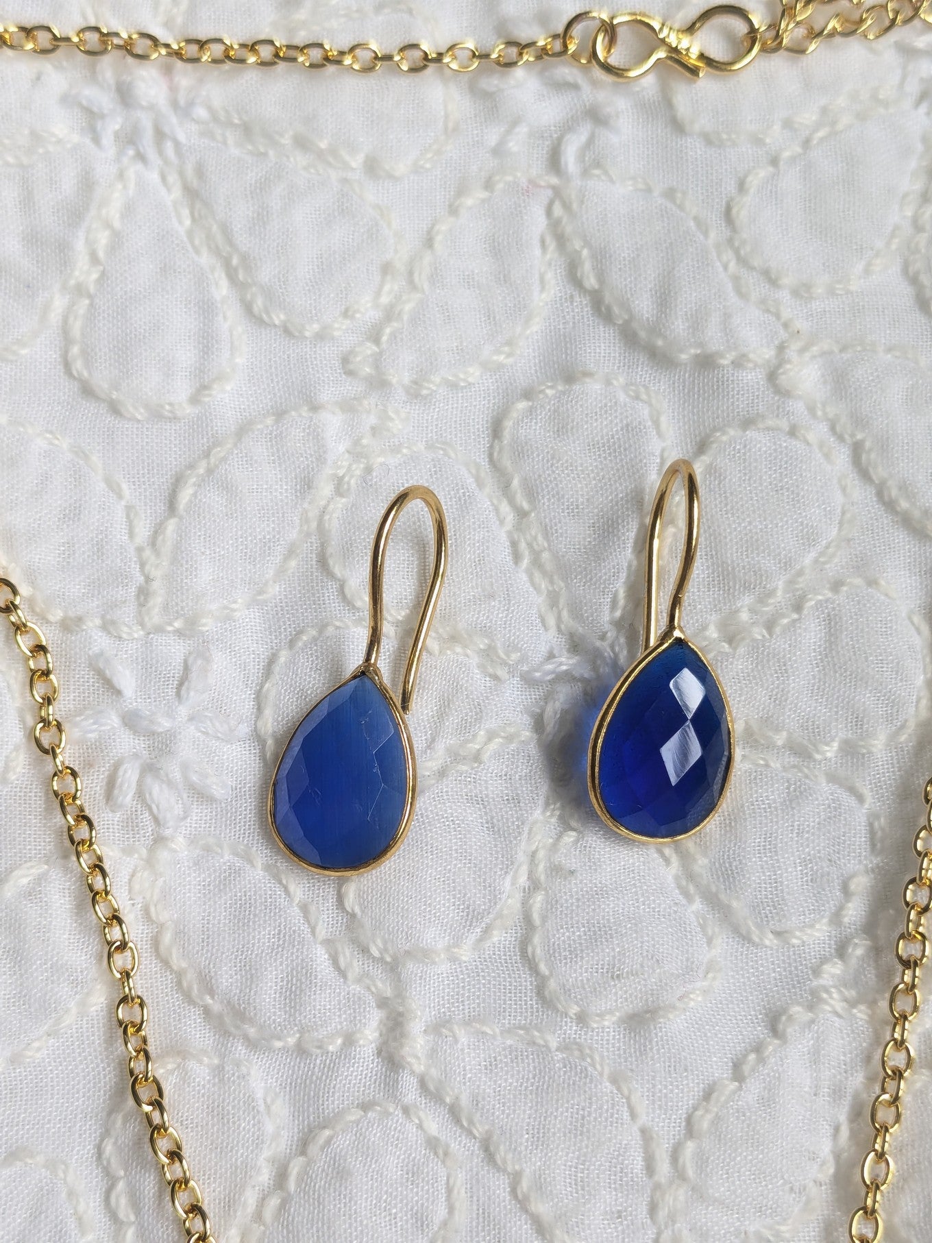 Dewdrop Gemstone chain set