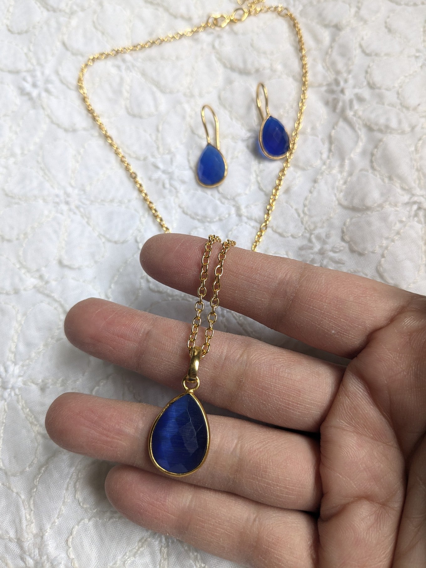 Dewdrop Gemstone chain set
