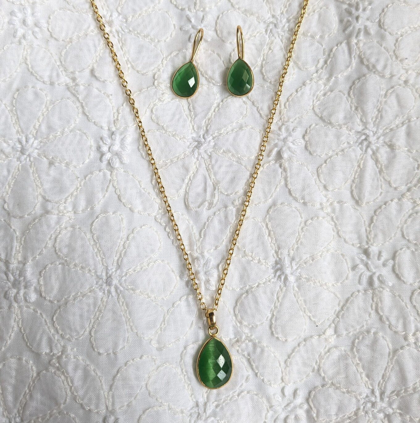 Dewdrop Gemstone chain set