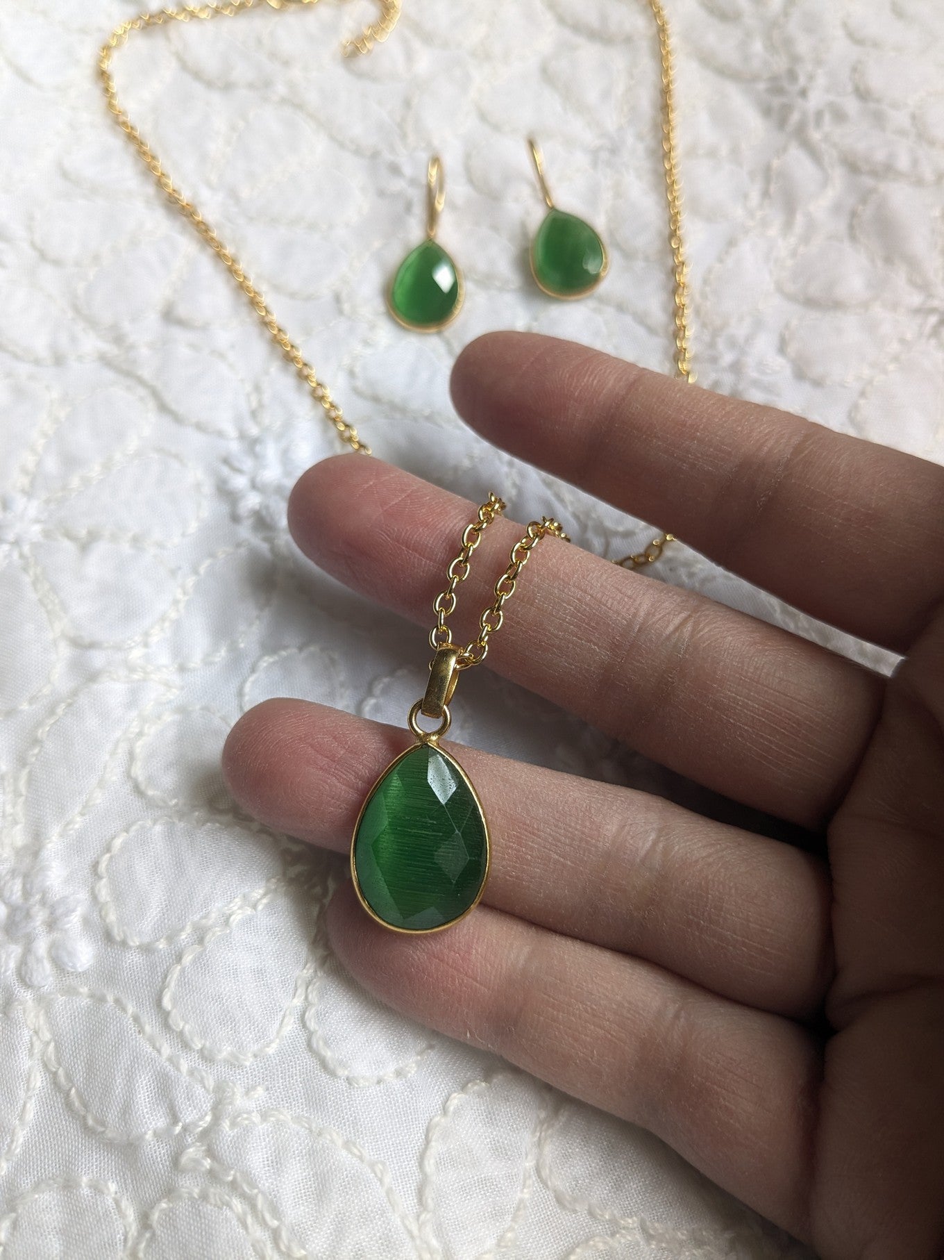Dewdrop Gemstone chain set