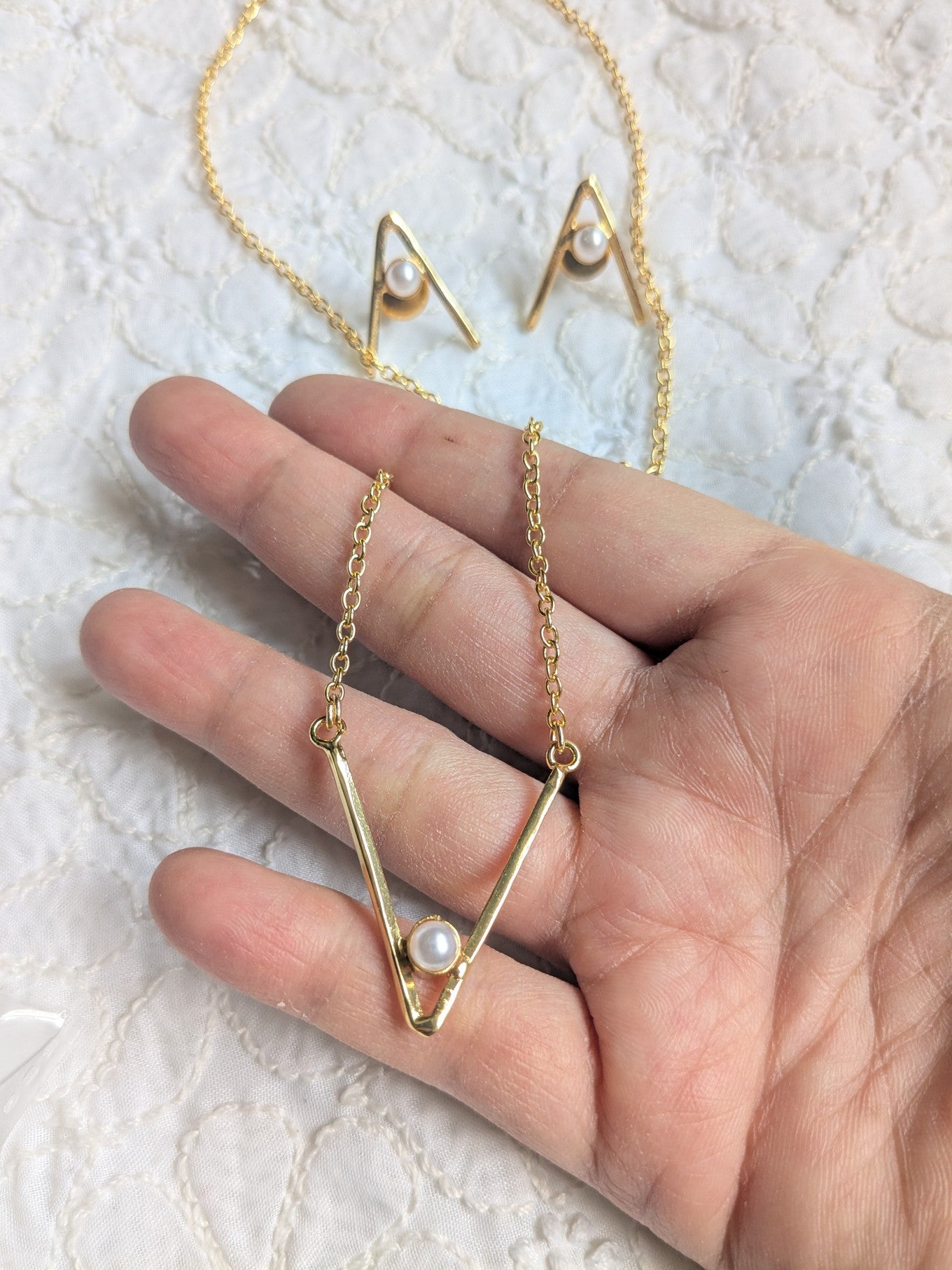 V Luxe Pearl Pendant