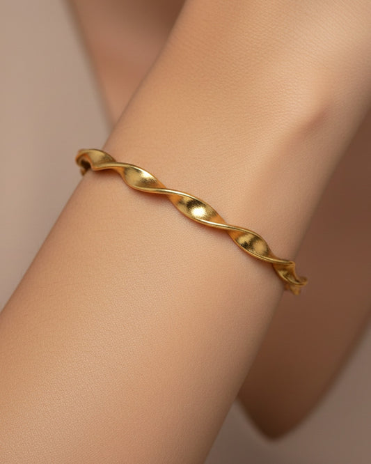 Twirlé Cuff