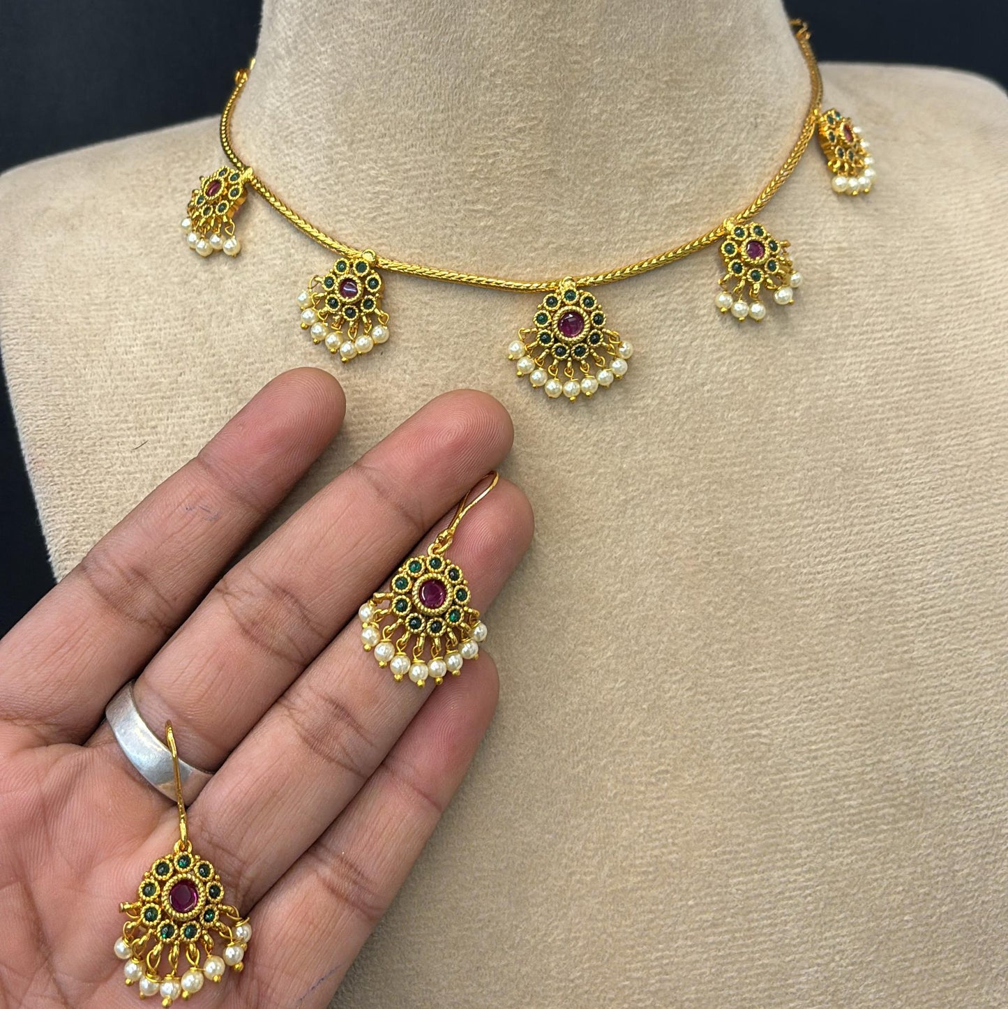 Swarna Pushpa Pearl Set