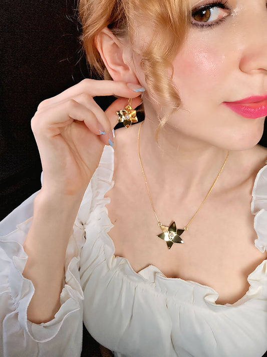 Petal Flower Pendant Set