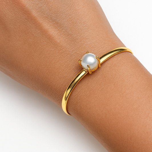 Pearl claw bracelet