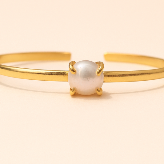 Pearl claw bracelet