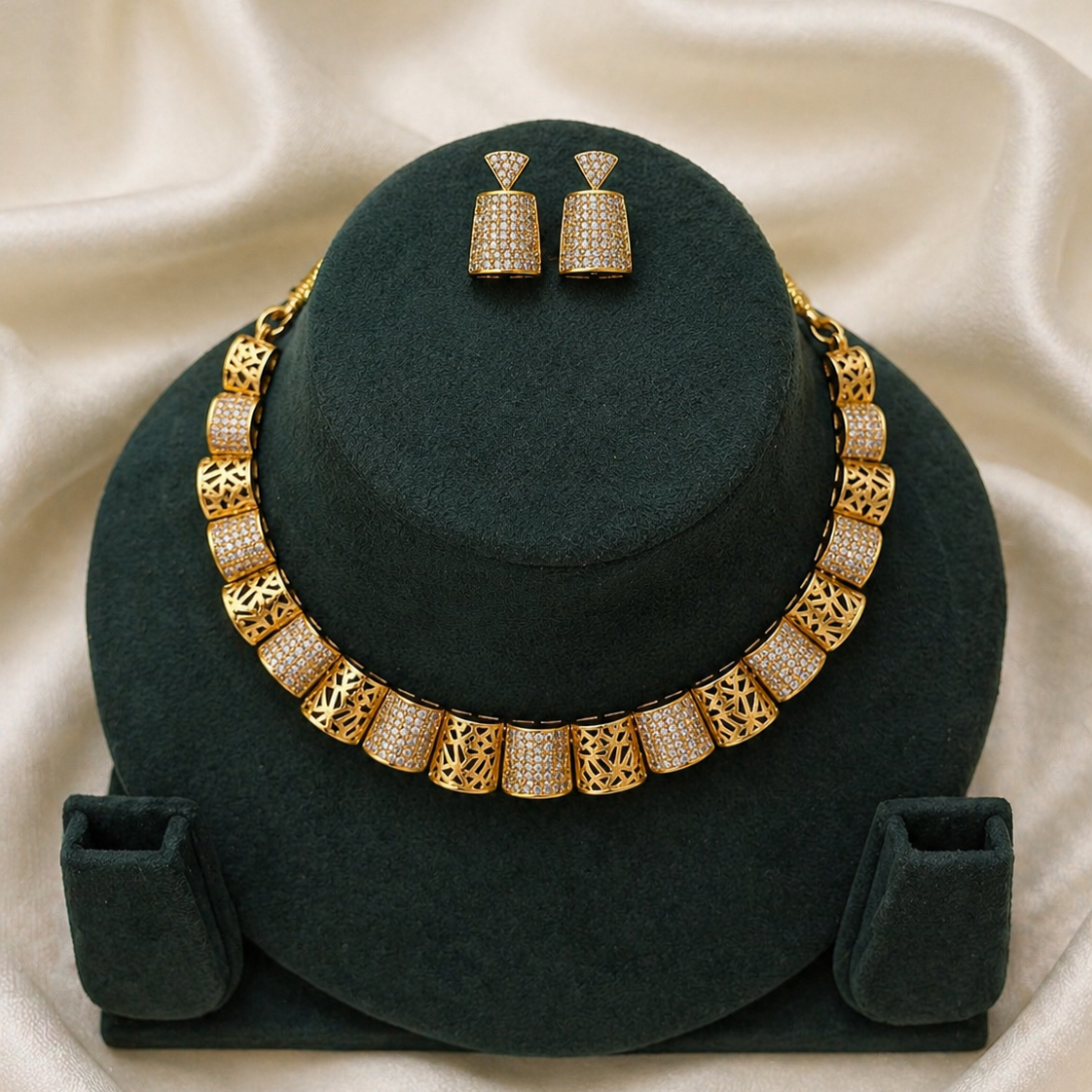 Aurelia Shine Necklace Set