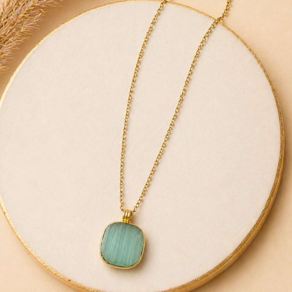 Minimal Square Pendant Chain