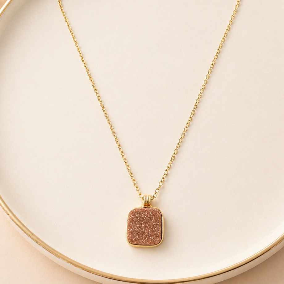 Minimal Square Pendant Chain