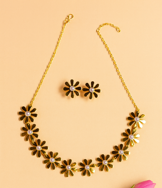 Blossom Pearl Chic Necklace