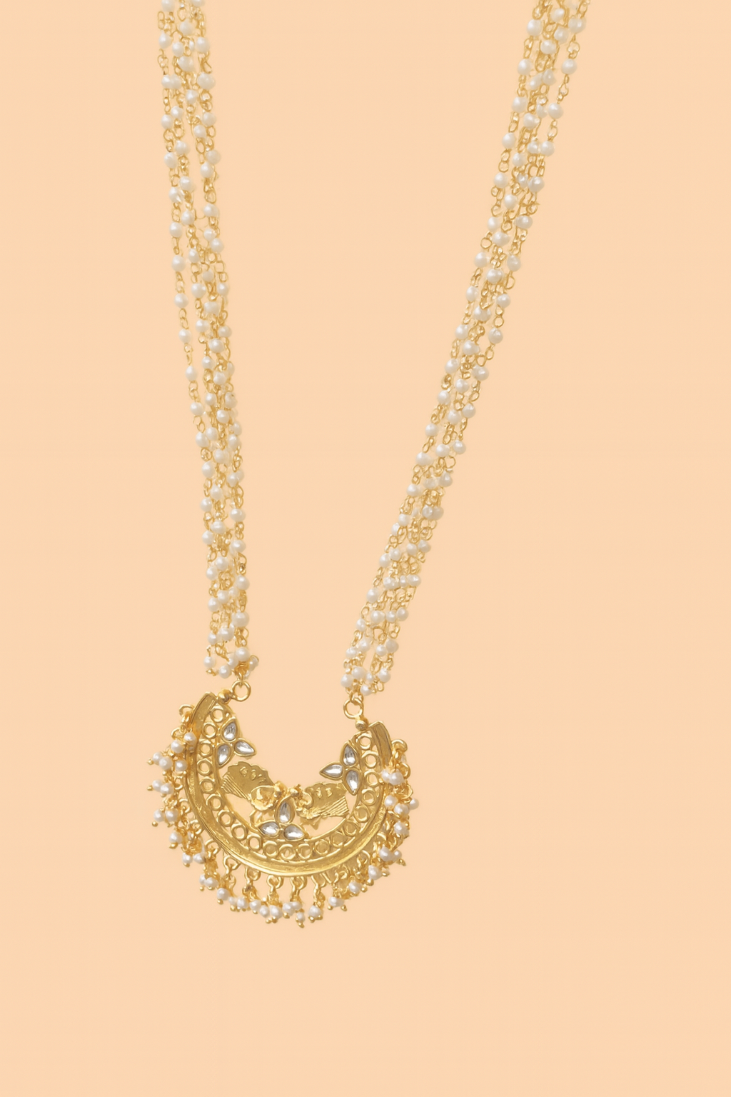 Multilayered pearl Necklace