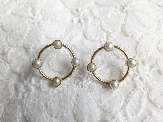 4 pearl small ring stud