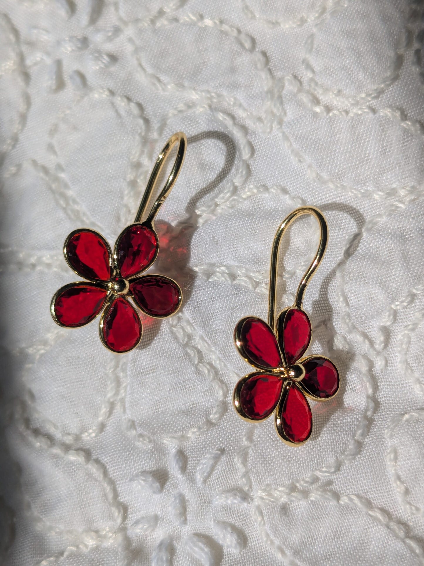 Daisy Flower Loop Earrings