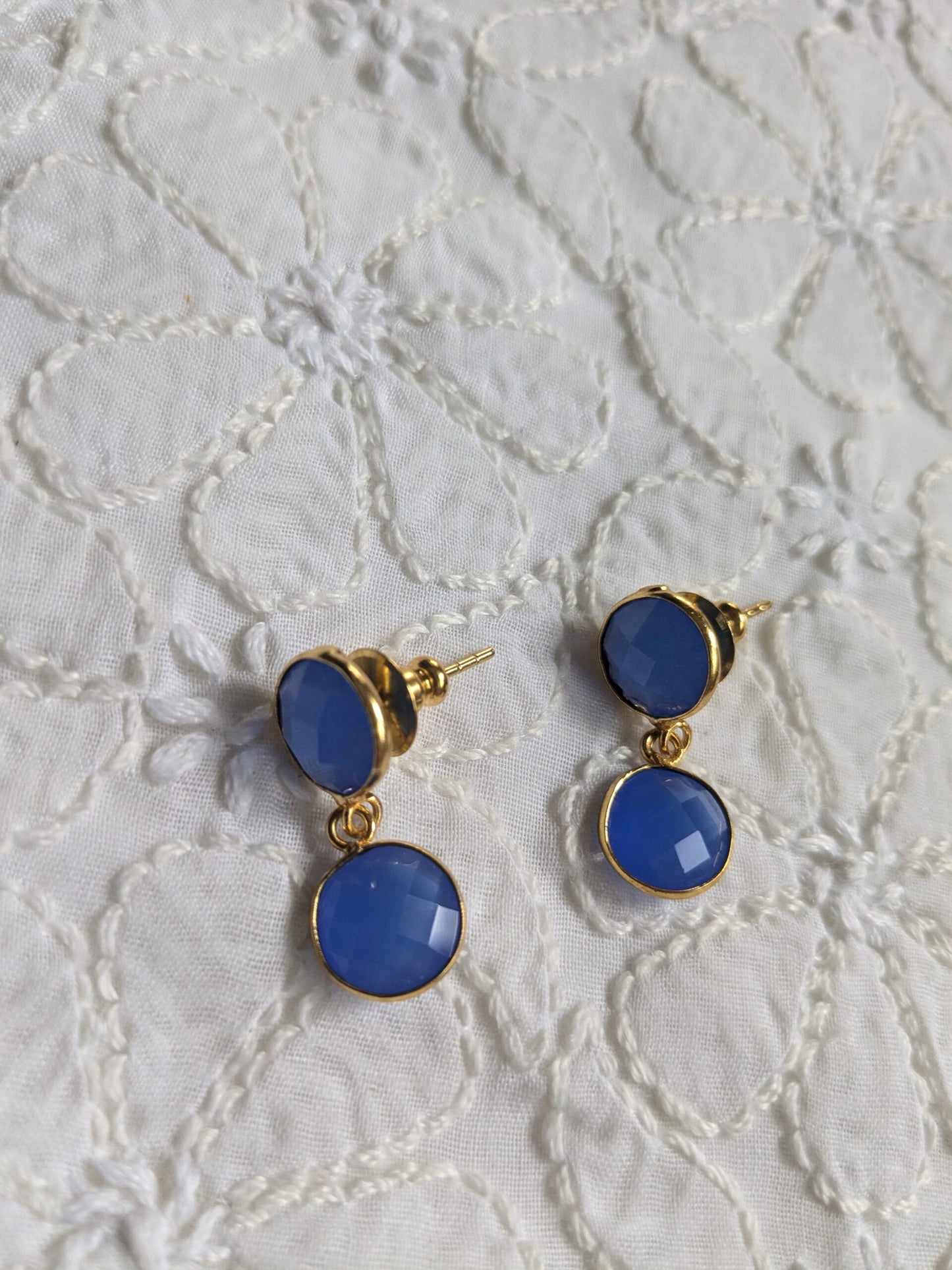 Dual cut stone studs