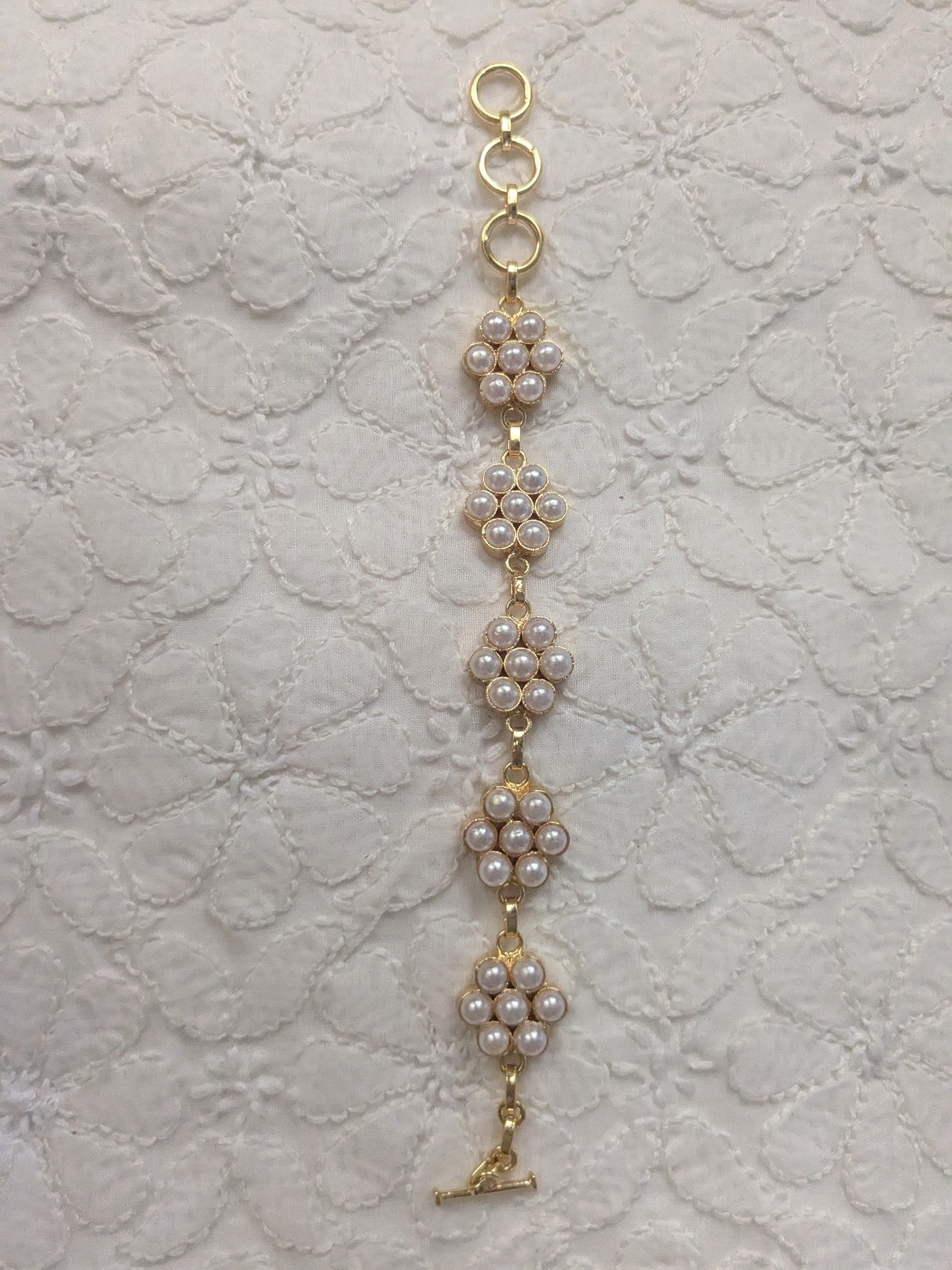 Pearl Flowy Bracelet