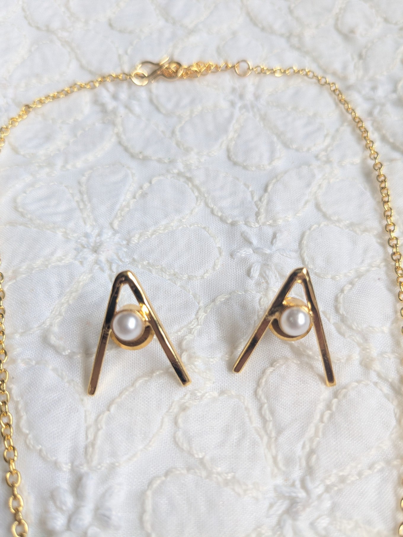V Luxe Pearl Pendant