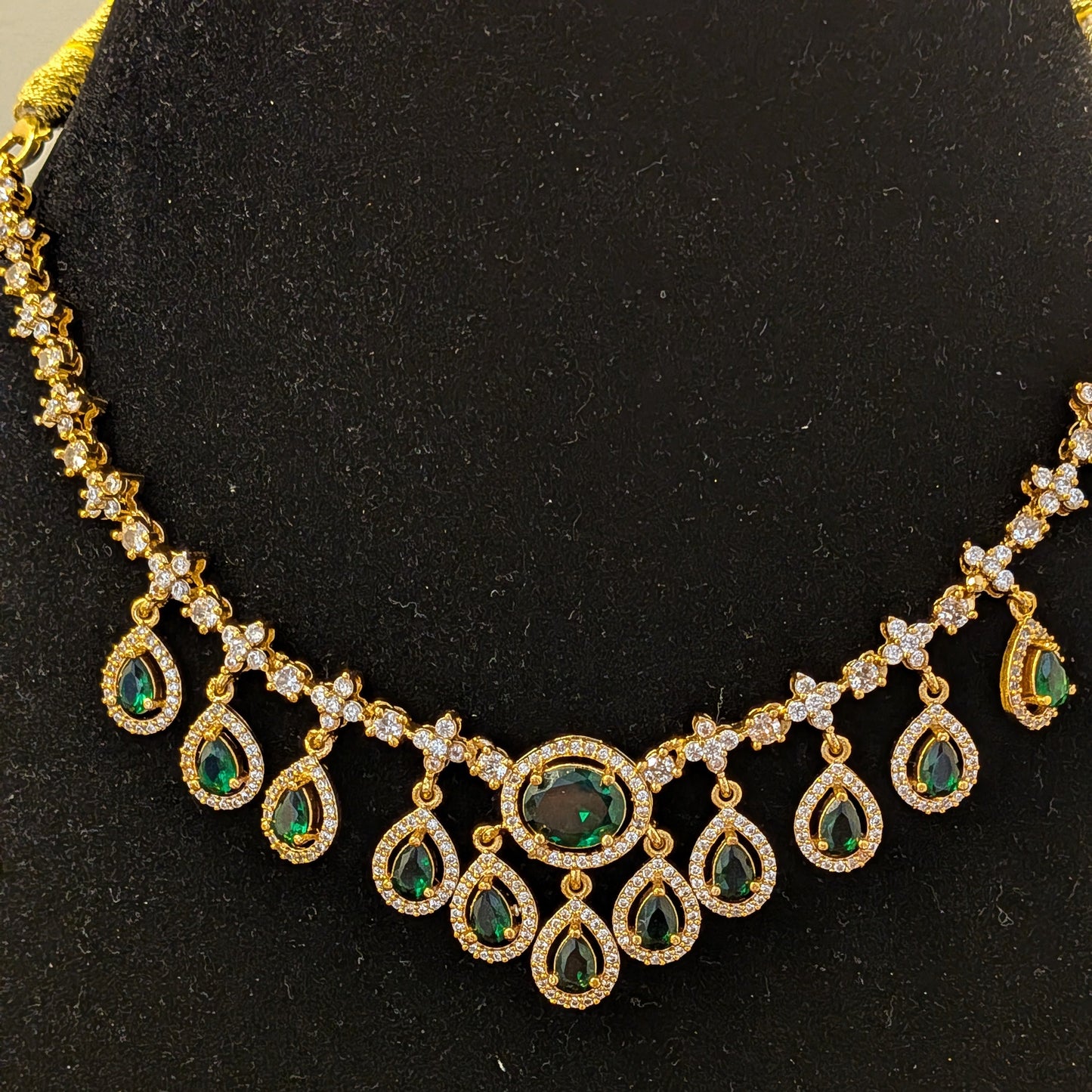 Emerald Elara Necklace Set